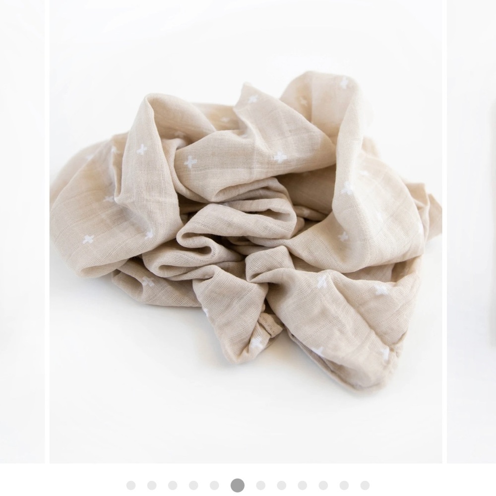 Muslin Swaddle - Picture 3 of 8